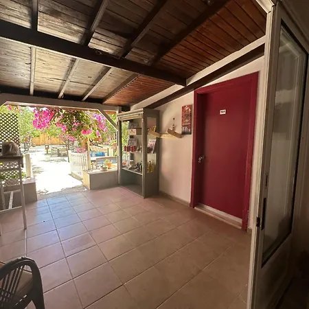 Mavi Lotus فندق مبيت وإفطار 3*