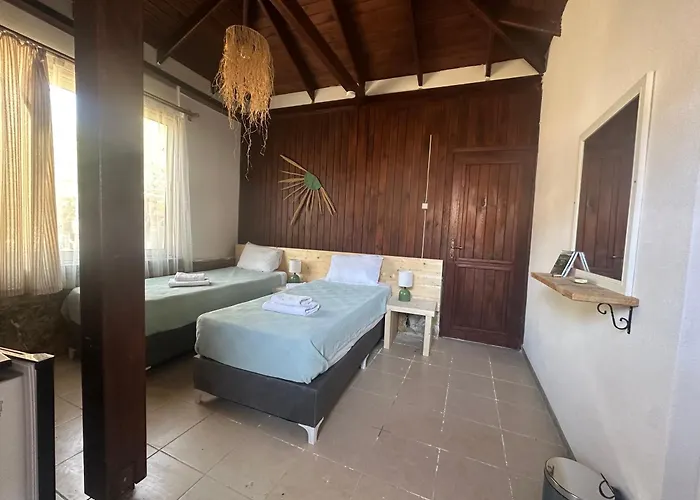 Mavi Lotus Bed & Breakfast 3*